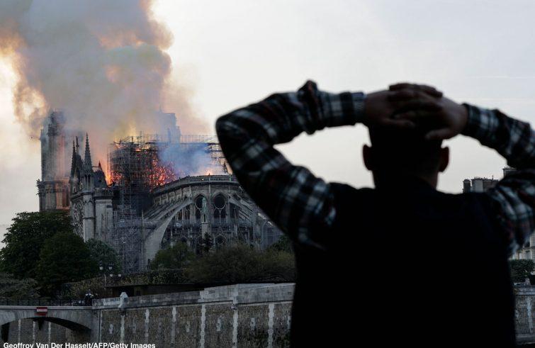 Incendio a Notre Dame